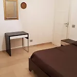 La Casetta - Free Public Parking Apartment *